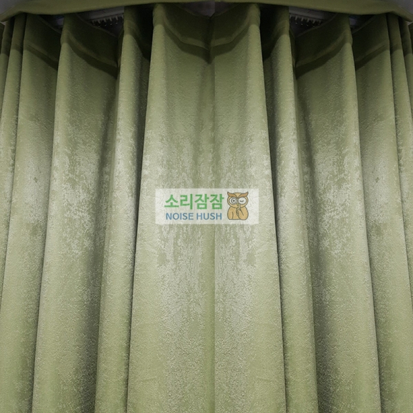 l_green_folding_curtain_00.jpg