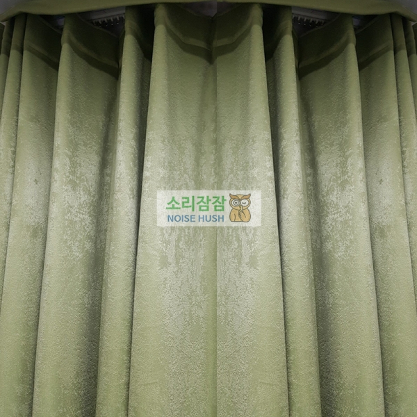 l_green_folding_curtain_00.jpg